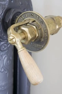 Radiatorkraan, Traditie (Hout)